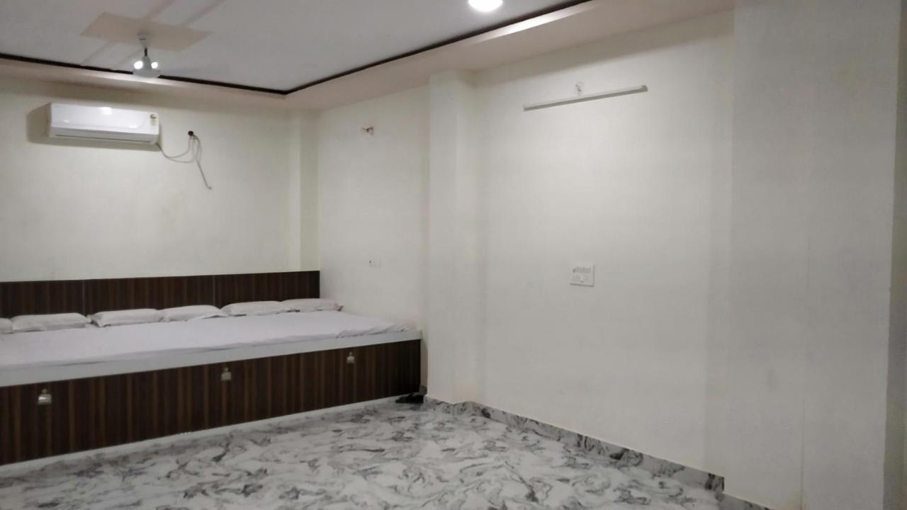 Rajlakshmi Guest House Mathura Zewnętrze zdjęcie