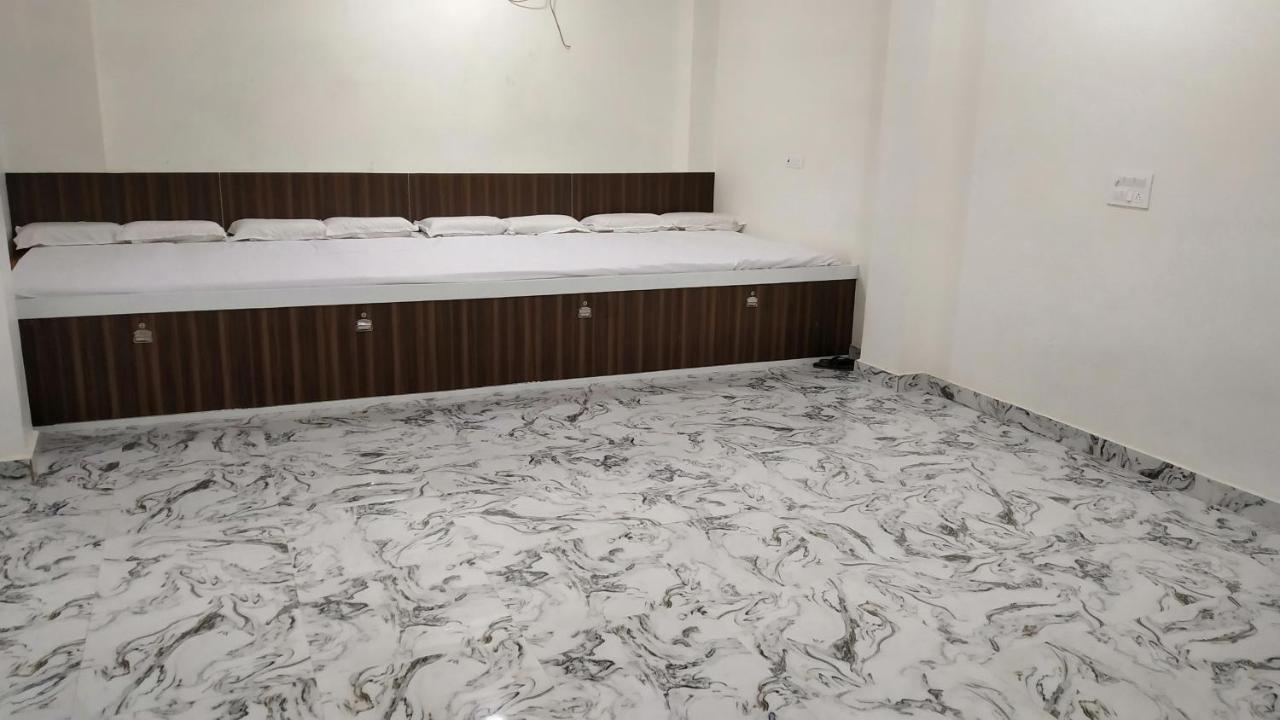 Rajlakshmi Guest House Mathura Zewnętrze zdjęcie