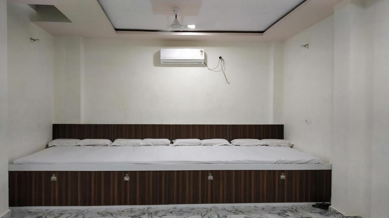 Rajlakshmi Guest House Mathura Zewnętrze zdjęcie